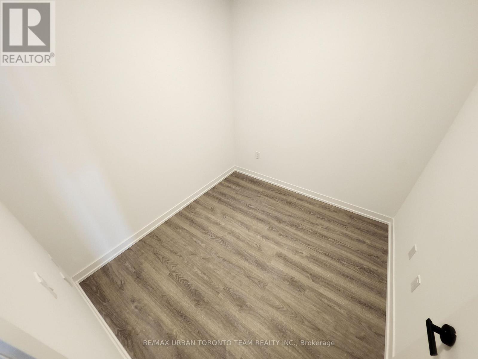 3010 - 8 Interchange Way, Vaughan, Ontario  L4K 5Z7 - Photo 8 - N12945514