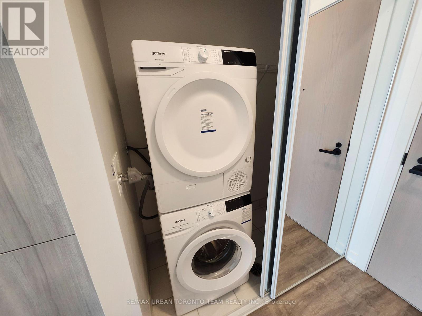 3010 - 8 Interchange Way, Vaughan, Ontario  L4K 5Z7 - Photo 9 - N12945514