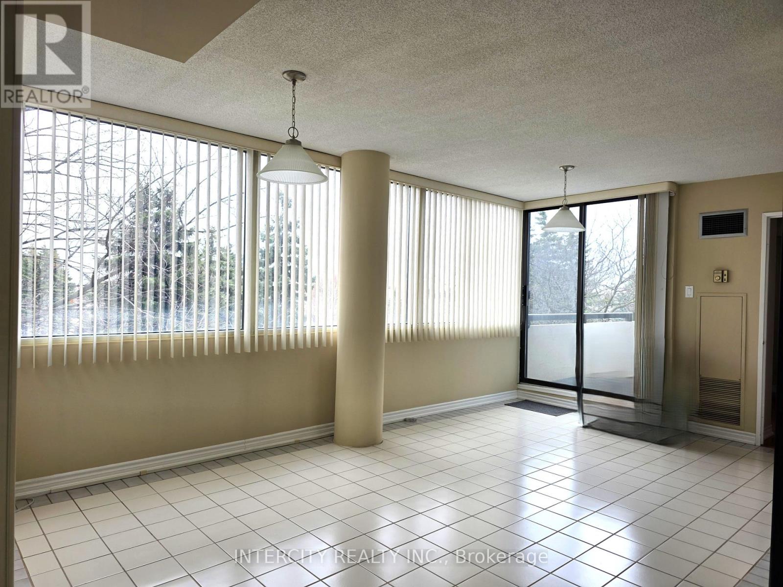 310 - 40 Harding Boulevard W, Richmond Hill, Ontario  L4C 9S5 - Photo 34 - N12941866