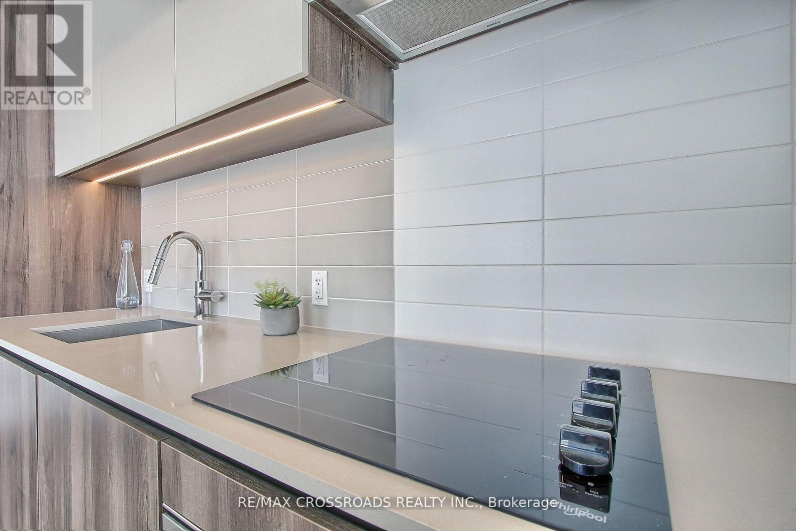 2511 - 1000 Portage Parkway, Vaughan, Ontario  L4K 0L1 - Photo 13 - N12941278