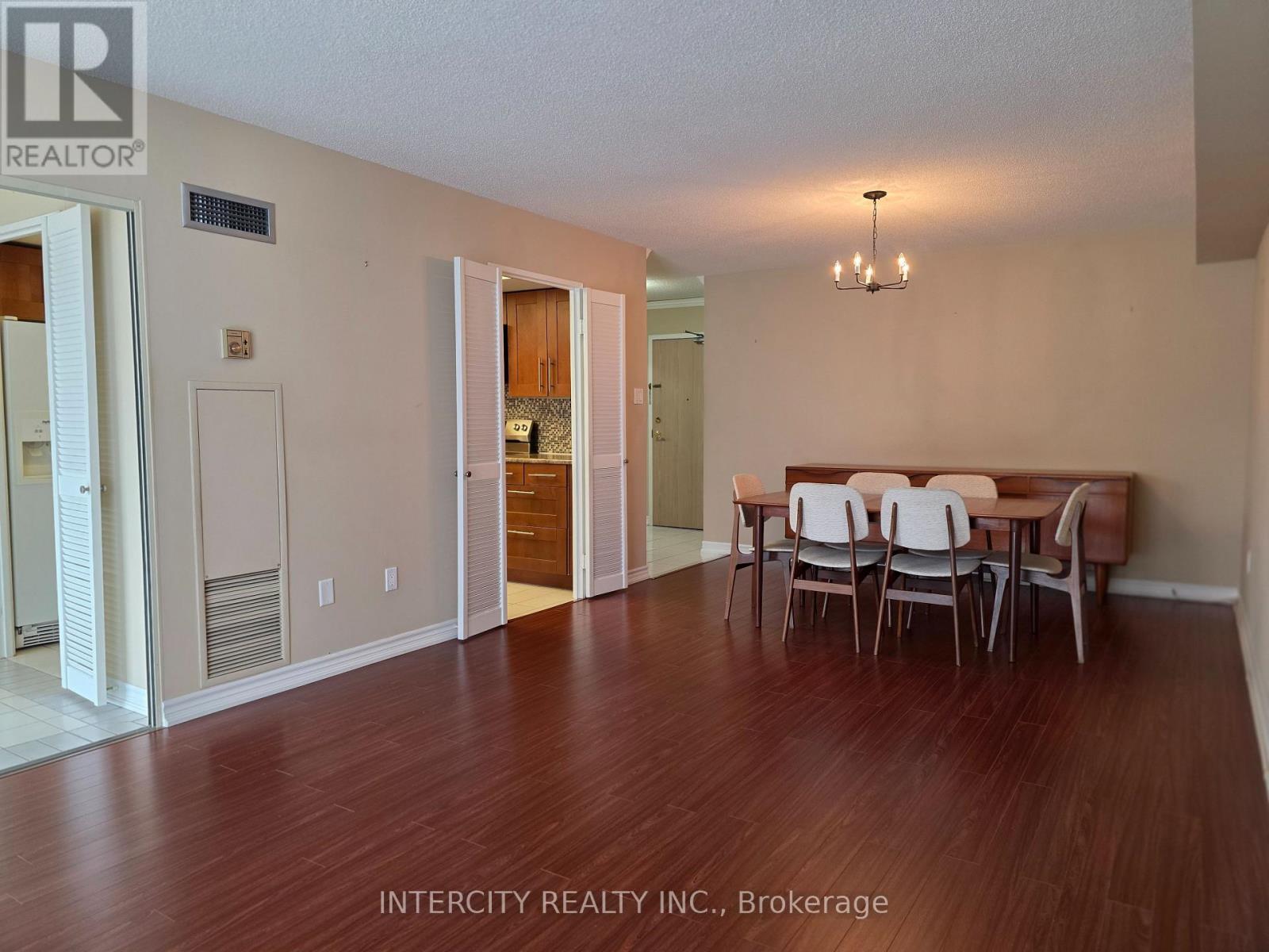 310 - 40 Harding Boulevard W, Richmond Hill, Ontario  L4C 9S5 - Photo 37 - N12941866