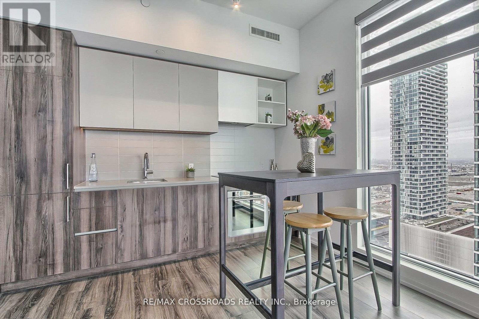 2511 - 1000 Portage Parkway, Vaughan, Ontario  L4K 0L1 - Photo 10 - N12941278