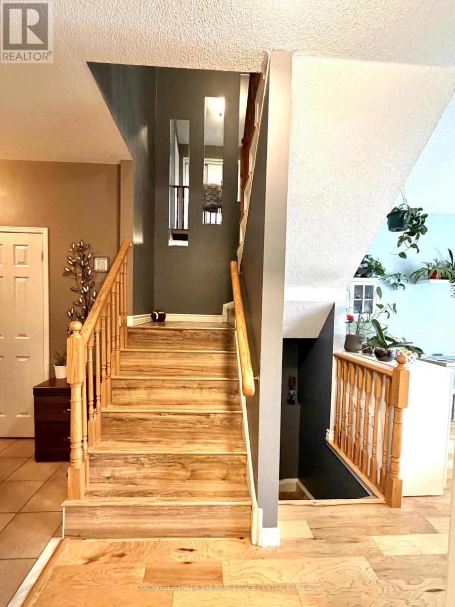 90 Bruce Crescent, Barrie, Ontario  L4N 8P4 - Photo 18 - S12945380