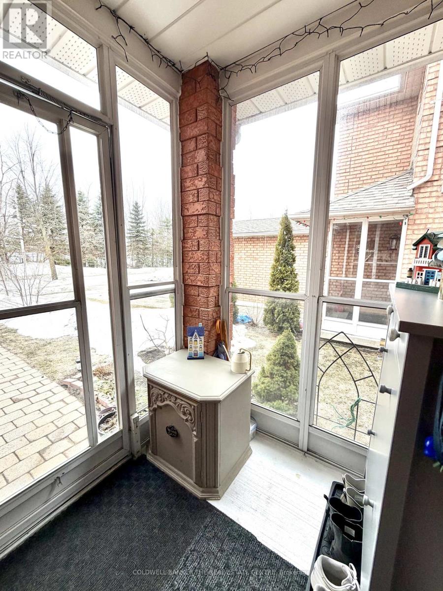 90 Bruce Crescent, Barrie, Ontario  L4N 8P4 - Photo 5 - S12945380