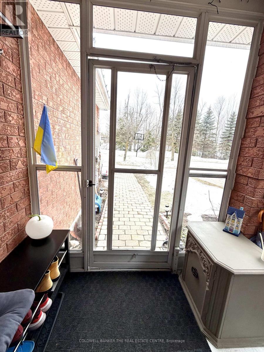 90 Bruce Crescent, Barrie, Ontario  L4N 8P4 - Photo 6 - S12945380