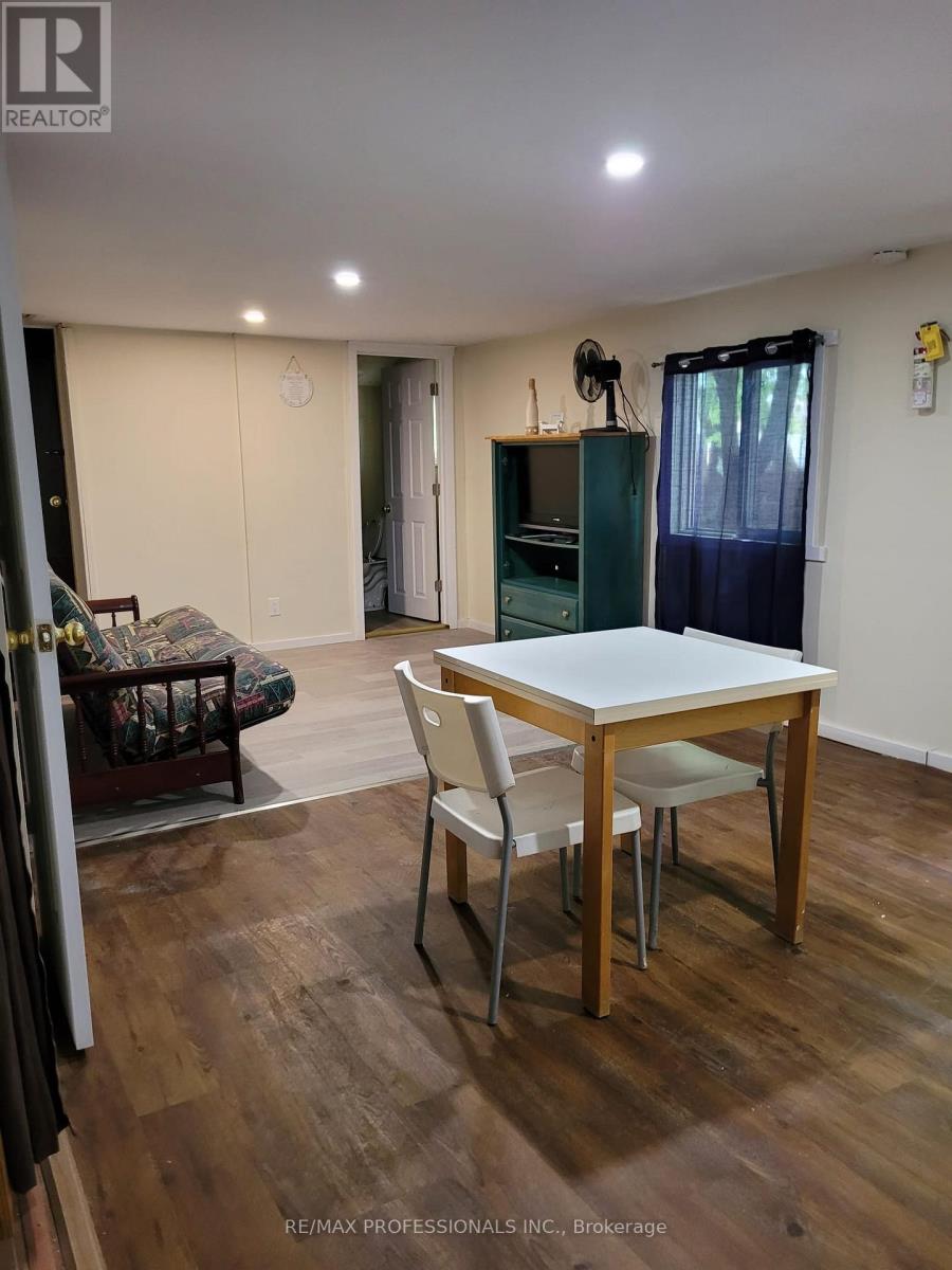 63 Beck Street, Wasaga Beach, Ontario  L9Z 2K9 - Photo 6 - S12945386