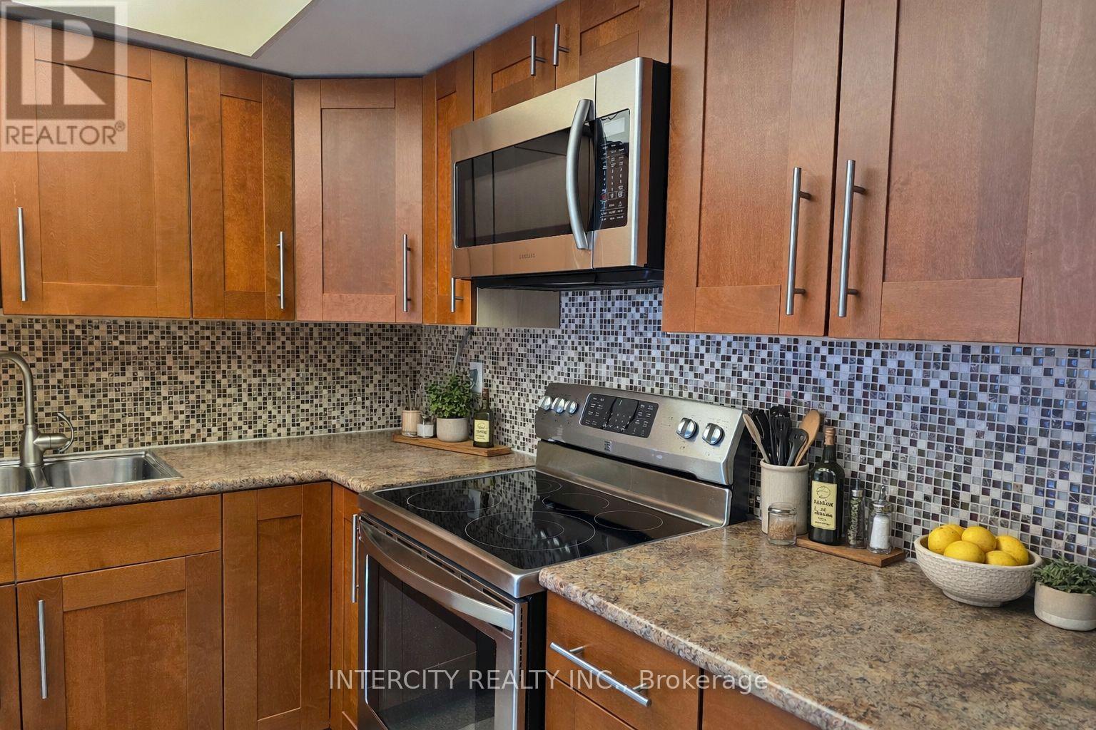 310 - 40 Harding Boulevard W, Richmond Hill, Ontario  L4C 9S5 - Photo 16 - N12941866