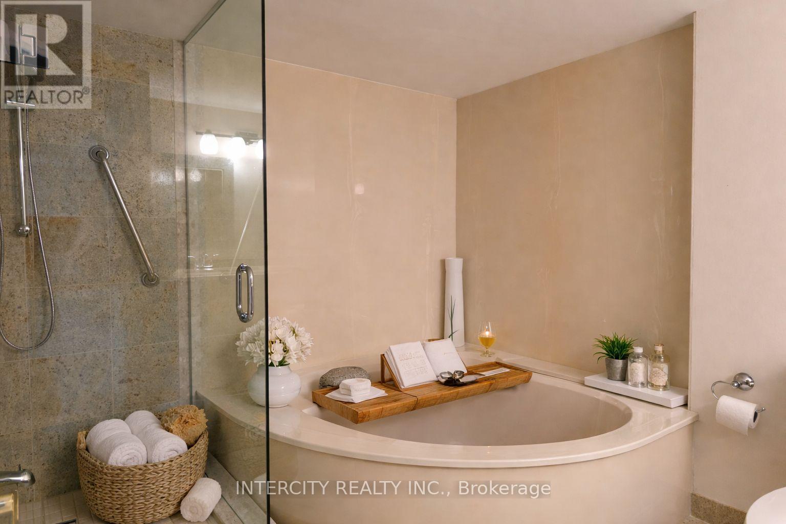 310 - 40 Harding Boulevard W, Richmond Hill, Ontario  L4C 9S5 - Photo 25 - N12941866