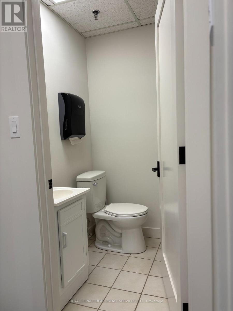 43 - 1200 Speers Road, Oakville, Ontario  L6L 2X4 - Photo 4 - W12941188