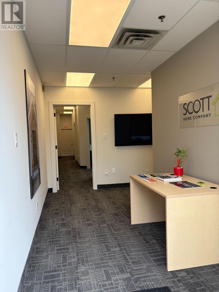 43 - 1200 Speers Road, Oakville, Ontario  L6L 2X4 - Photo 2 - W12941188