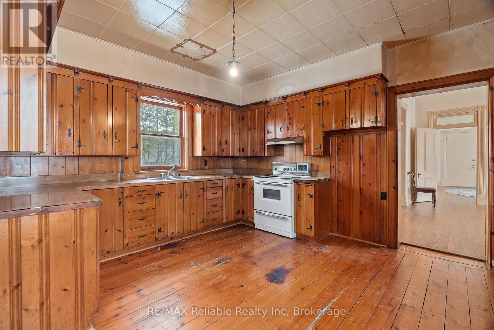 101 Centre Street, Huron East, Ontario  N0K 1W0 - Photo 22 - X12886750