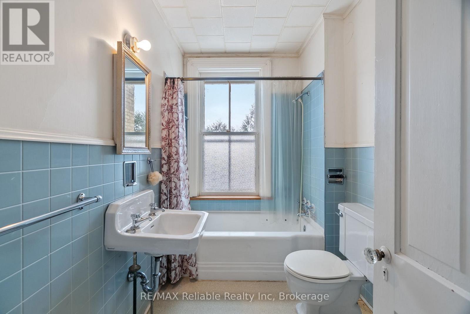 101 Centre Street, Huron East, Ontario  N0K 1W0 - Photo 35 - X12886750