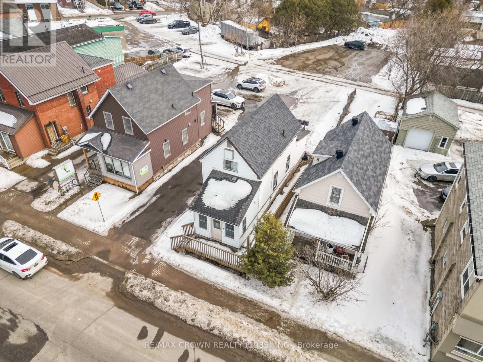 1159 Cassells Street, North Bay, Ontario  P1B 4B4 - Photo 2 - X12945604