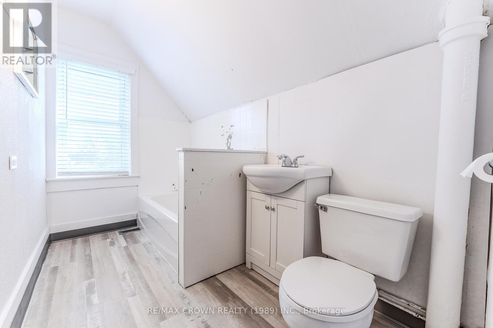 1159 Cassells Street, North Bay, Ontario  P1B 4B4 - Photo 25 - X12945604