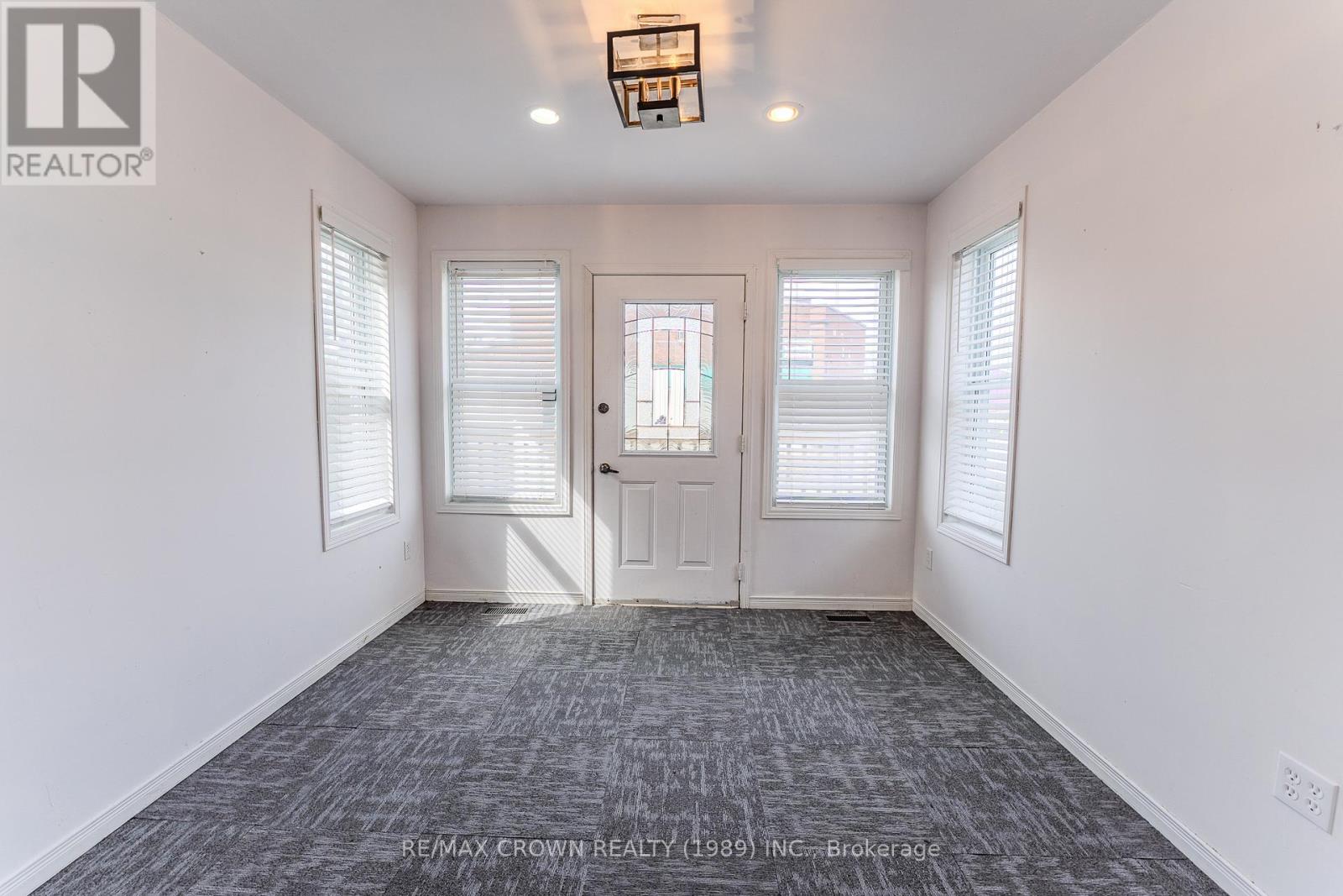 1159 Cassells Street, North Bay, Ontario  P1B 4B4 - Photo 4 - X12945604