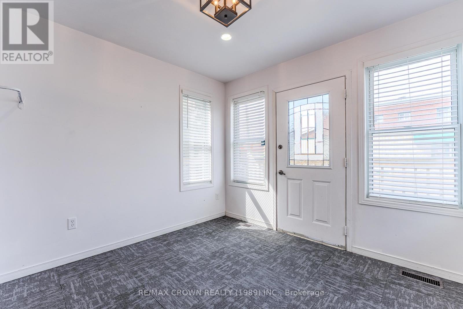 1159 Cassells Street, North Bay, Ontario  P1B 4B4 - Photo 5 - X12945604