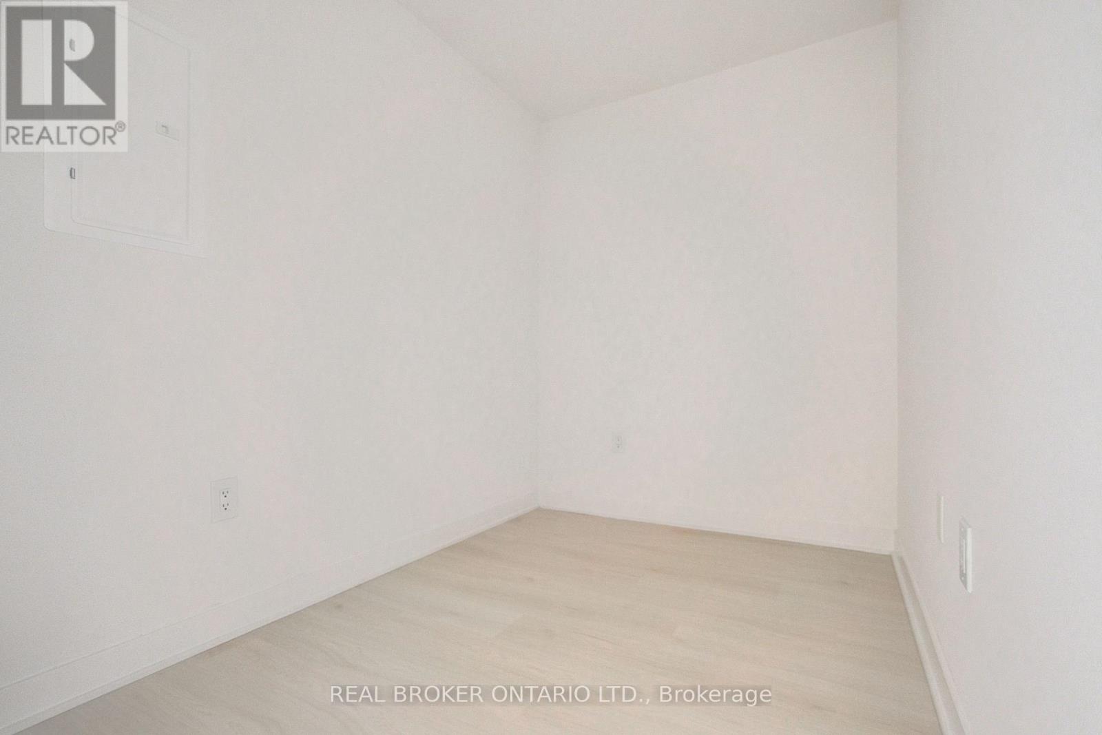 1112 - 3900 Confederation Parkway, Mississauga, Ontario  L5B 0M3 - Photo 10 - W12945348