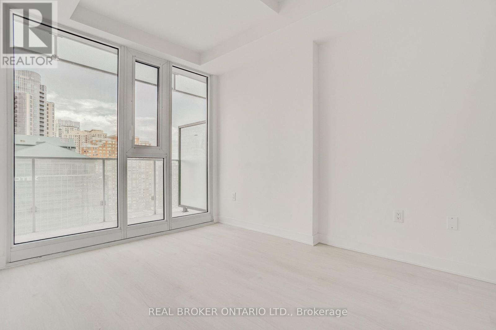 1112 - 3900 Confederation Parkway, Mississauga, Ontario  L5B 0M3 - Photo 12 - W12945348