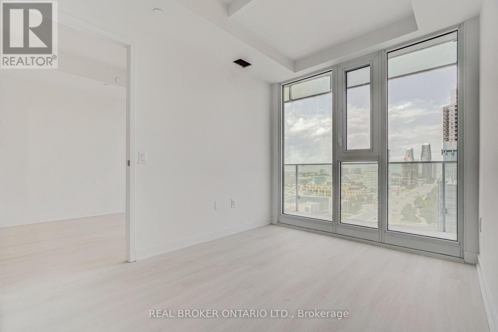 1112 - 3900 Confederation Parkway, Mississauga, Ontario  L5B 0M3 - Photo 13 - W12945348