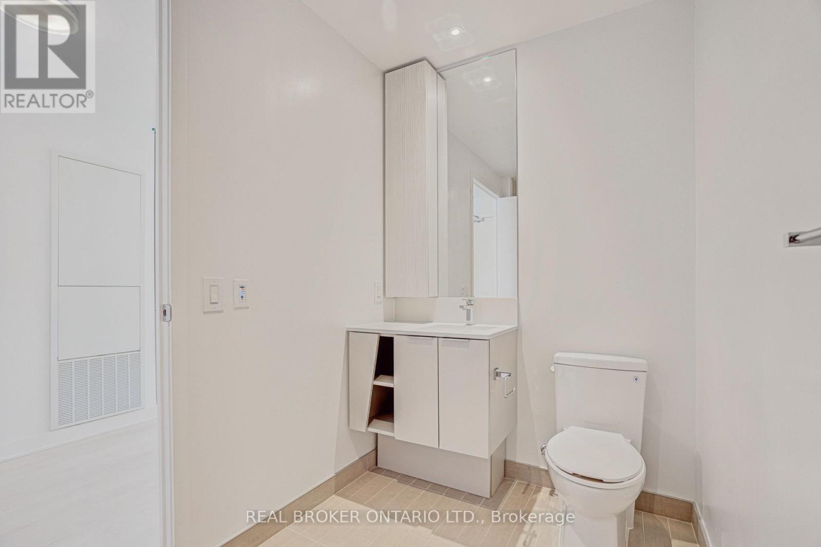 1112 - 3900 Confederation Parkway, Mississauga, Ontario  L5B 0M3 - Photo 16 - W12945348