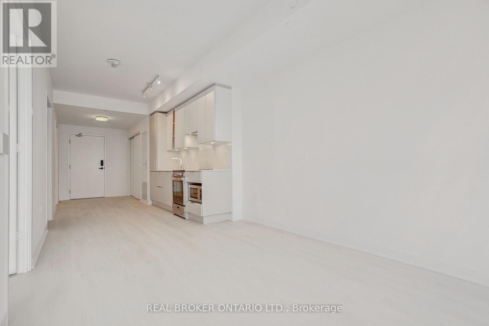 1112 - 3900 Confederation Parkway, Mississauga, Ontario  L5B 0M3 - Photo 6 - W12945348