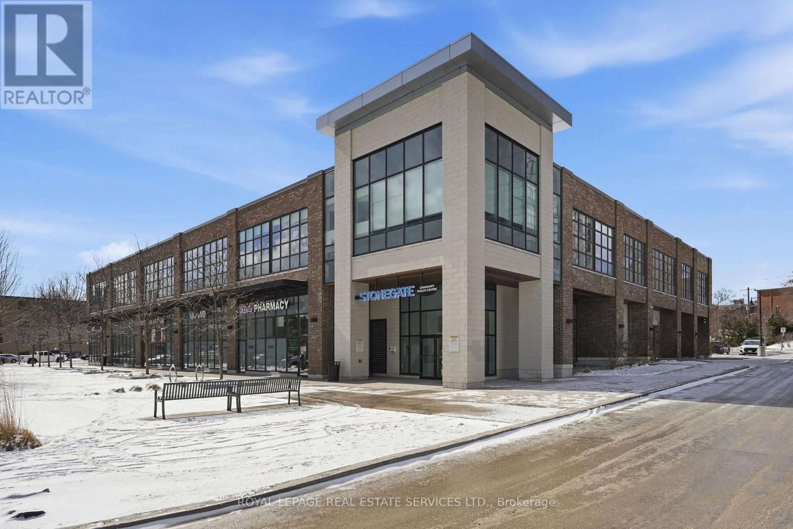 10 NEIGHBOURHOOD LANE, Toronto, Ontario