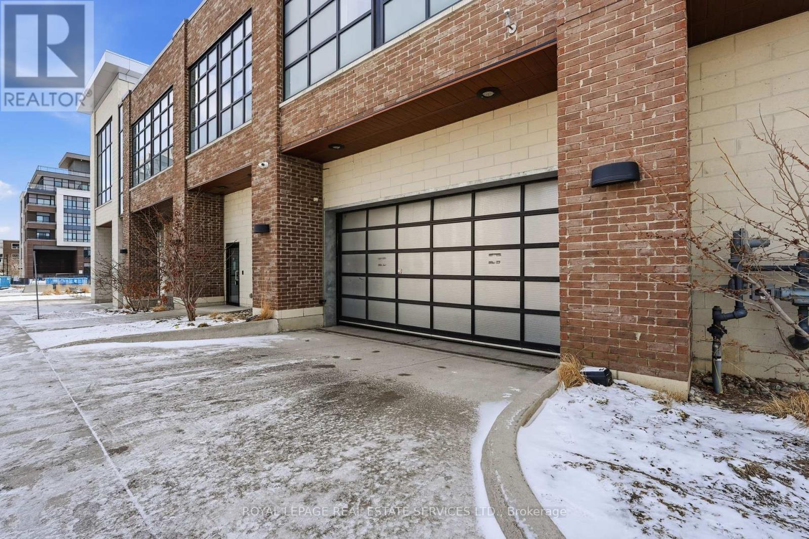 10 Neighbourhood Lane, Toronto, Ontario  M8Y 0A4 - Photo 11 - W12945356