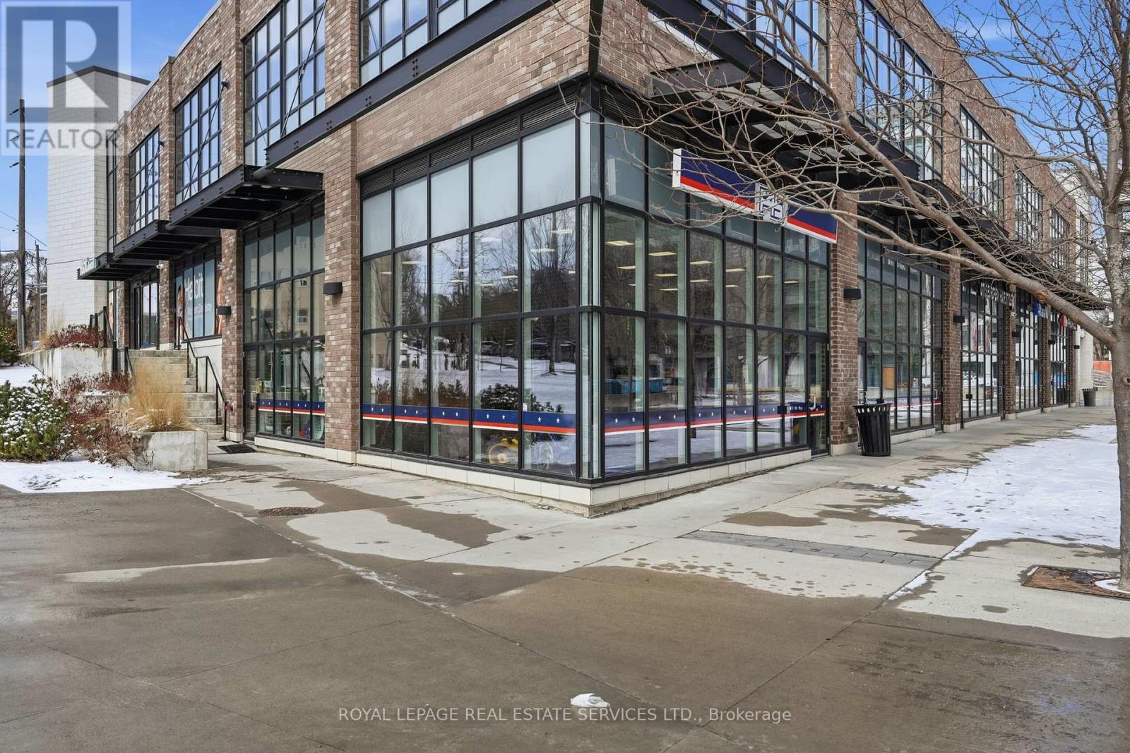 10 Neighbourhood Lane, Toronto, Ontario  M8Y 0A4 - Photo 14 - W12945356