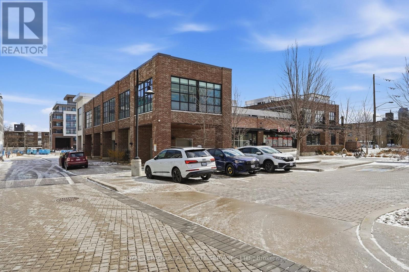 10 Neighbourhood Lane, Toronto, Ontario  M8Y 0A4 - Photo 15 - W12945356