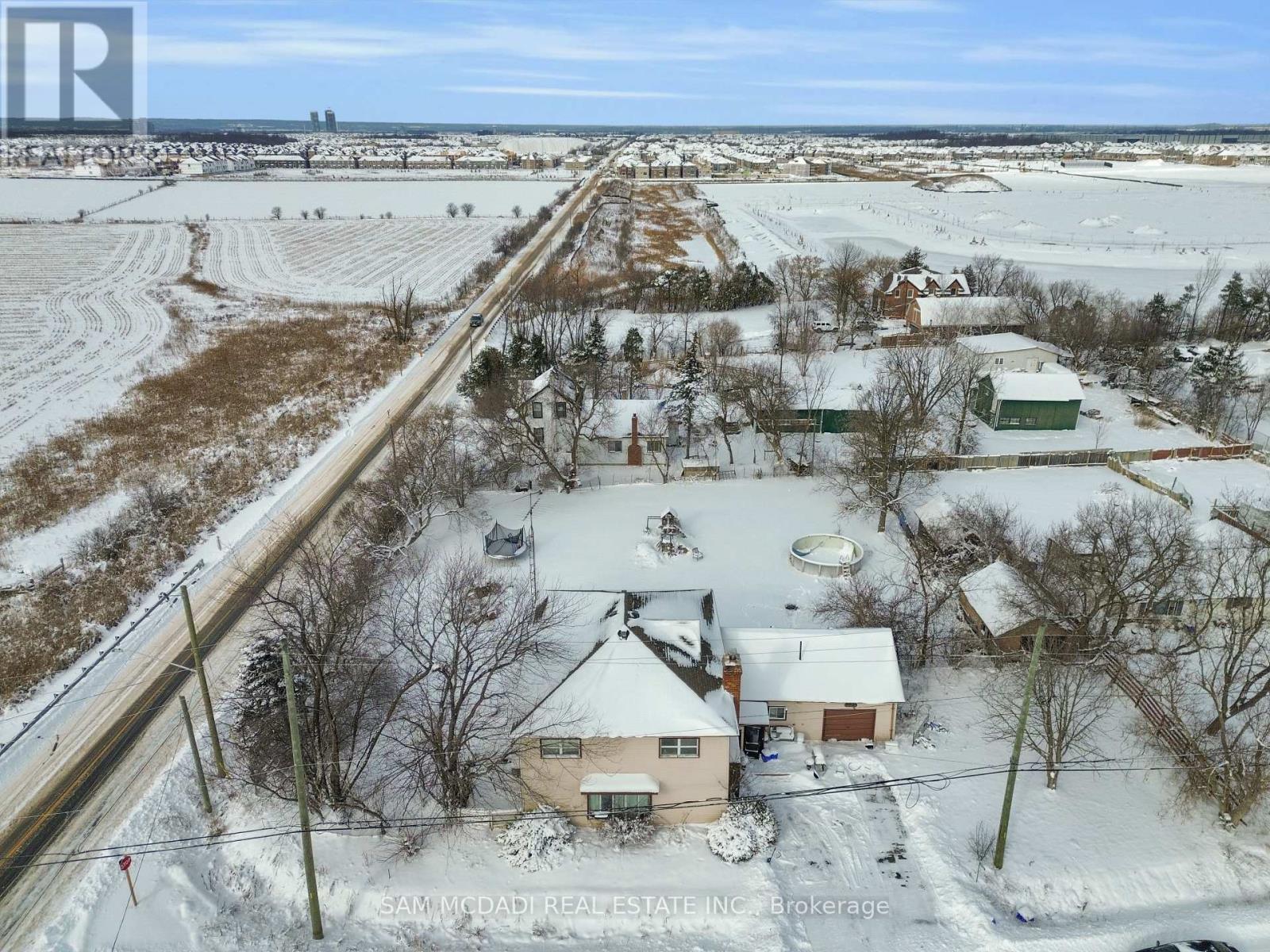 10025 Britannia Road, Milton, Ontario  L9T 7G2 - Photo 5 - W12945368