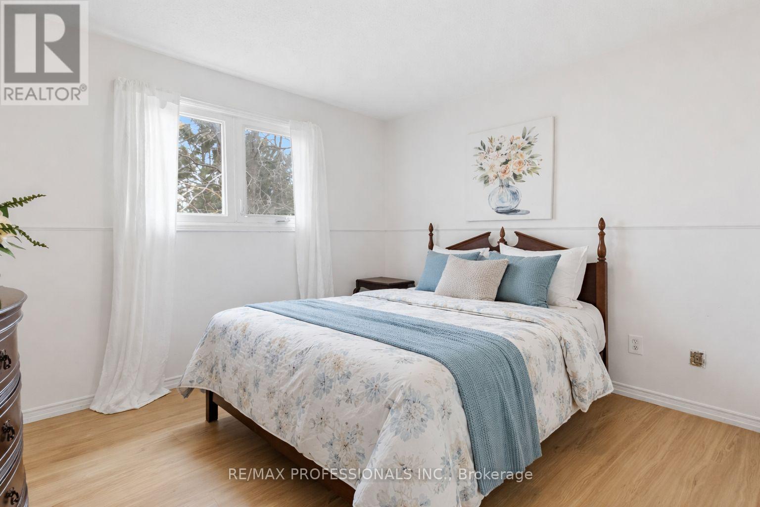 34 Newman Court, Brampton, Ontario  L6S 5T1 - Photo 7 - W12945468