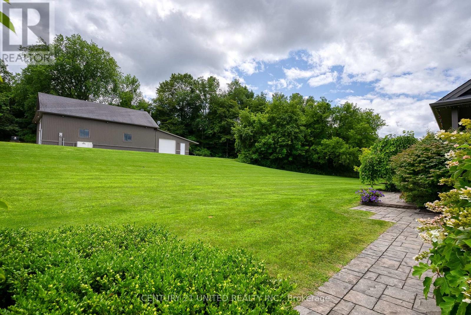 2300 Victoria Road, Prince Edward County (Ameliasburg Ward), Ontario  K0K 1L0 - Photo 12 - X12945534