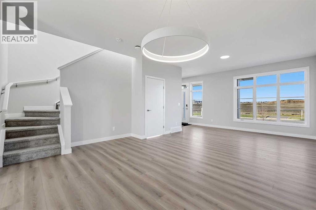 7007 Rangeview Avenue SE, Calgary, Alberta  T3S 0P9 - Photo 2 - A2269816