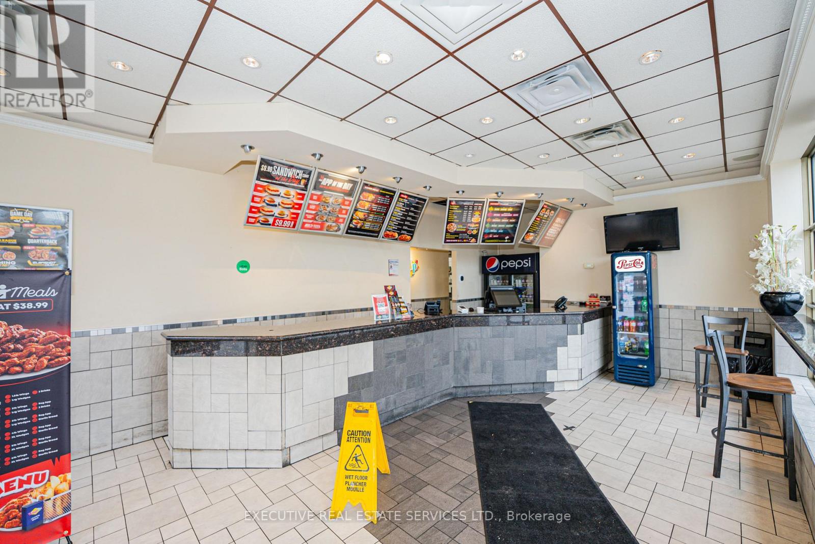 535 Upper Wellington Street, Hamilton, Ontario  L9A 3P7 - Photo 10 - X12945324