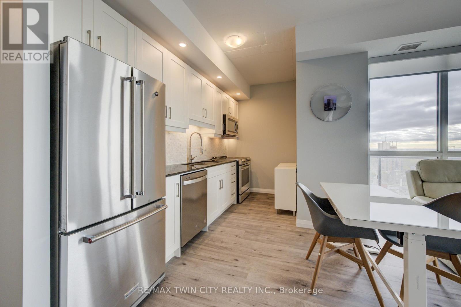 1805 - 60 Charles Street W, Kitchener, Ontario  N2G 0C9 - Photo 10 - X12945370