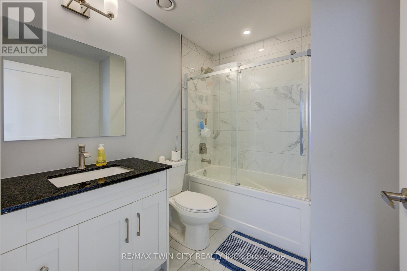 1805 - 60 Charles Street W, Kitchener, Ontario  N2G 0C9 - Photo 15 - X12945370