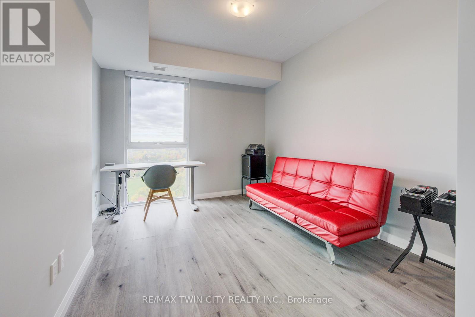 1805 - 60 Charles Street W, Kitchener, Ontario  N2G 0C9 - Photo 4 - X12945370