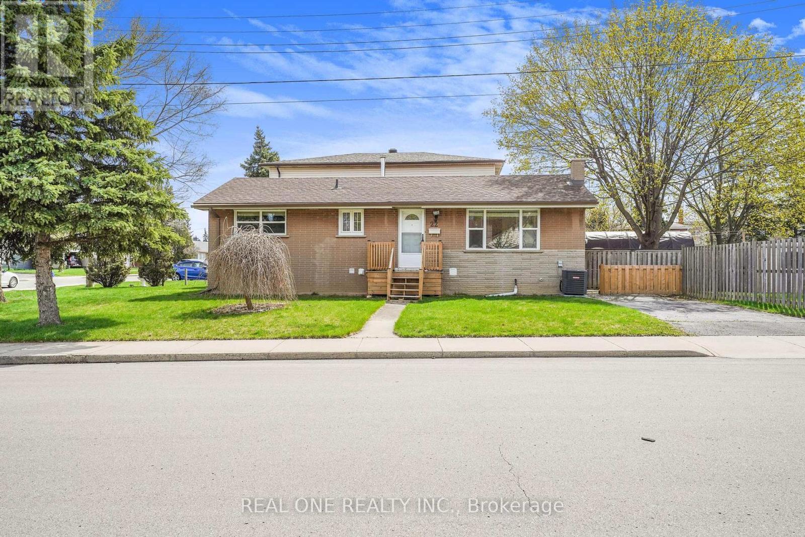 Upper - 22 Halam Avenue, Hamilton, Ontario  L8V 1Z3 - Photo 20 - X12945434