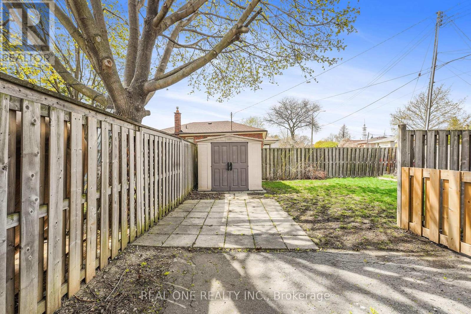 Upper - 22 Halam Avenue, Hamilton, Ontario  L8V 1Z3 - Photo 22 - X12945434