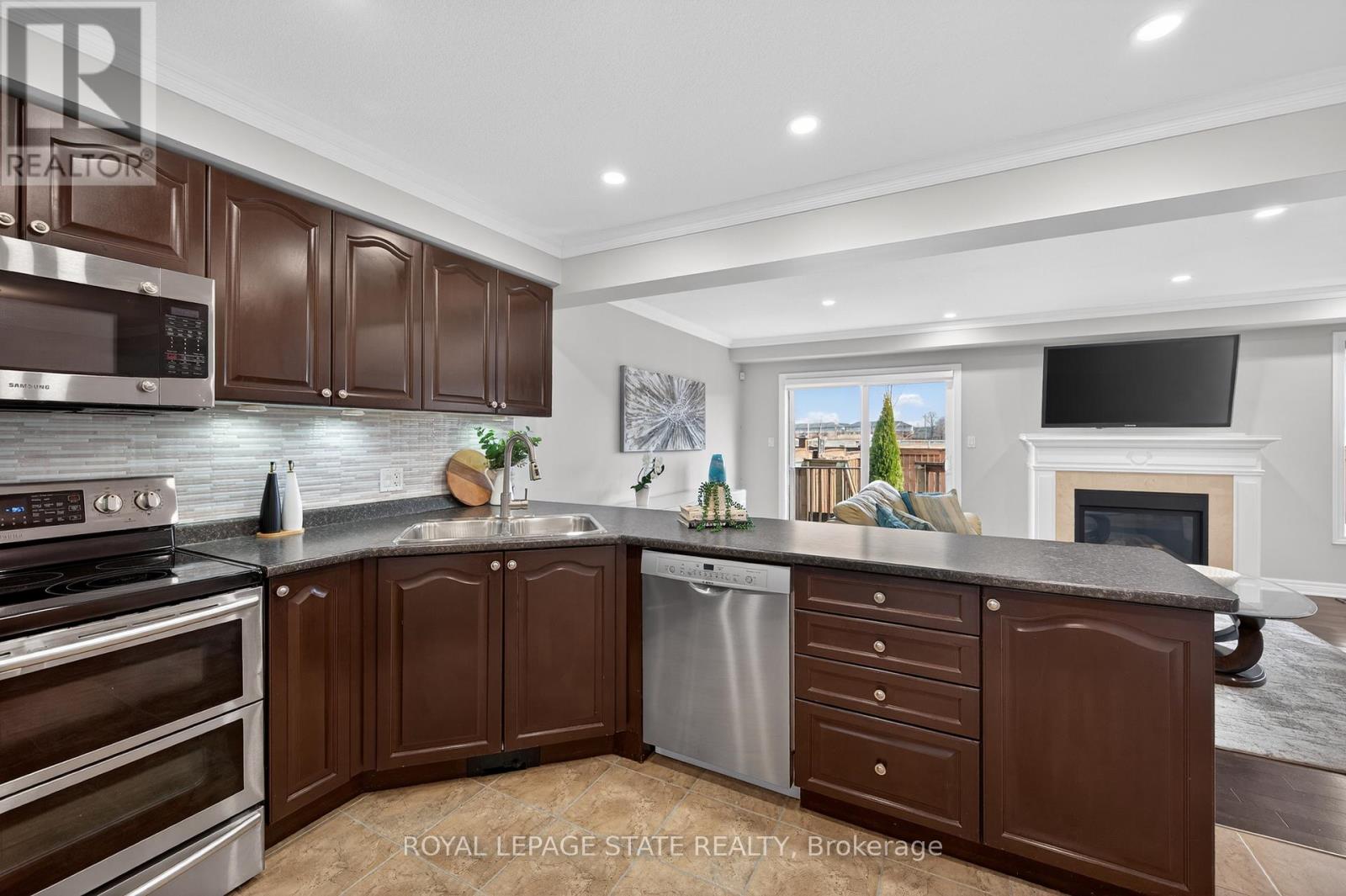 300 Pinehill Drive, Hamilton, Ontario  L0R 1P0 - Photo 11 - X12945452