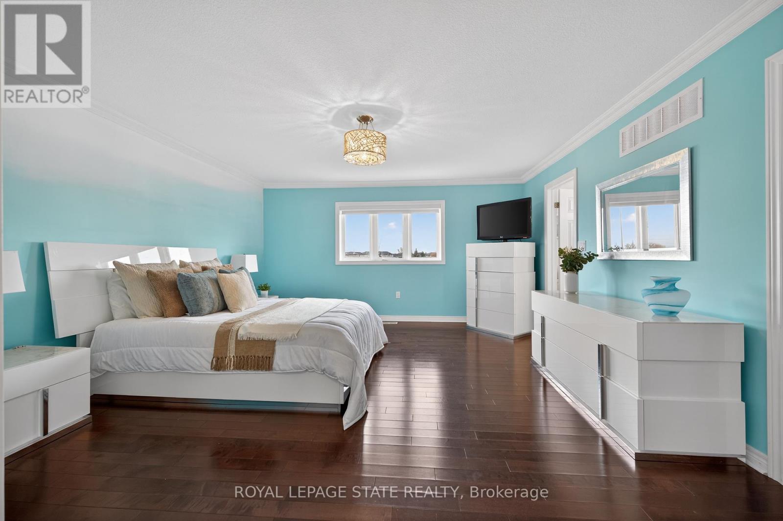 300 Pinehill Drive, Hamilton, Ontario  L0R 1P0 - Photo 23 - X12945452