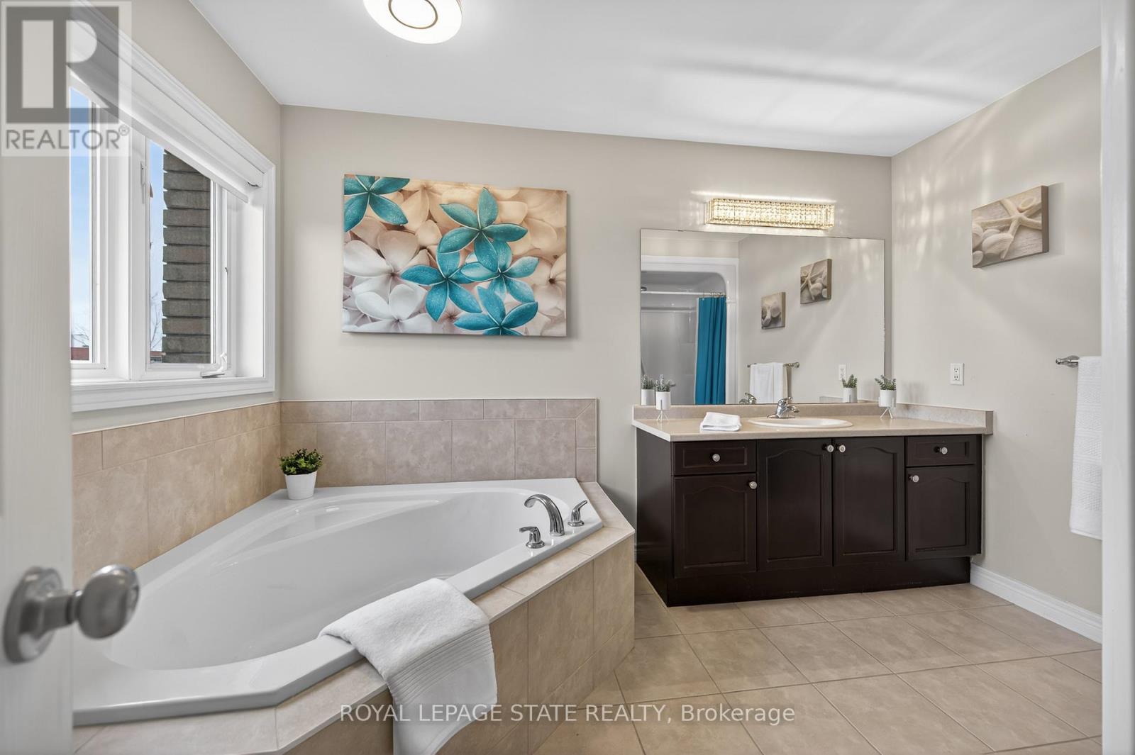 300 Pinehill Drive, Hamilton, Ontario  L0R 1P0 - Photo 26 - X12945452