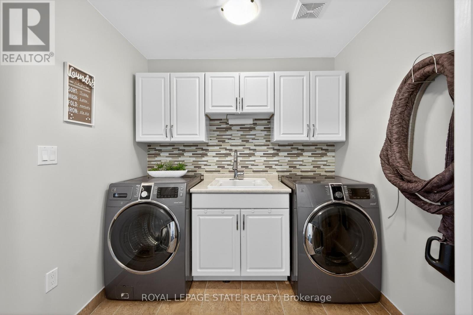 300 Pinehill Drive, Hamilton, Ontario  L0R 1P0 - Photo 35 - X12945452