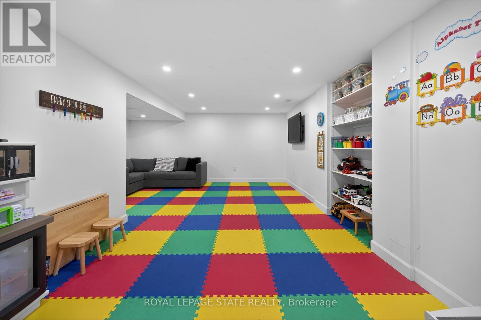 300 Pinehill Drive, Hamilton, Ontario  L0R 1P0 - Photo 41 - X12945452