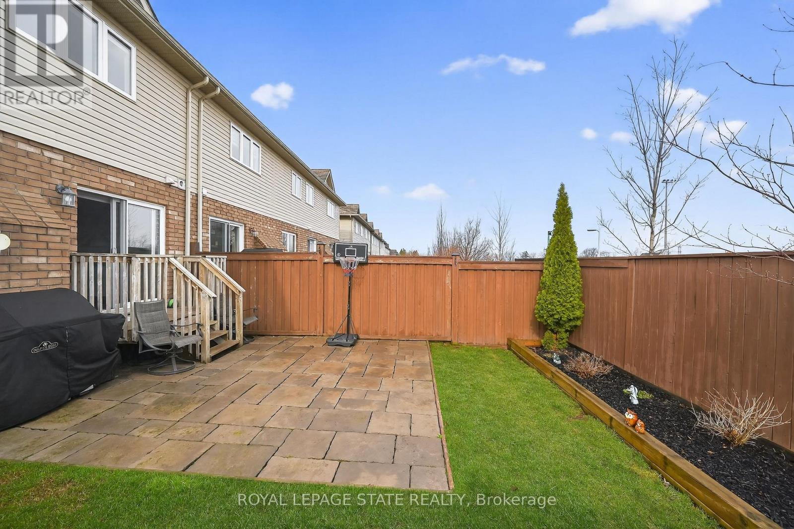 300 Pinehill Drive, Hamilton, Ontario  L0R 1P0 - Photo 46 - X12945452