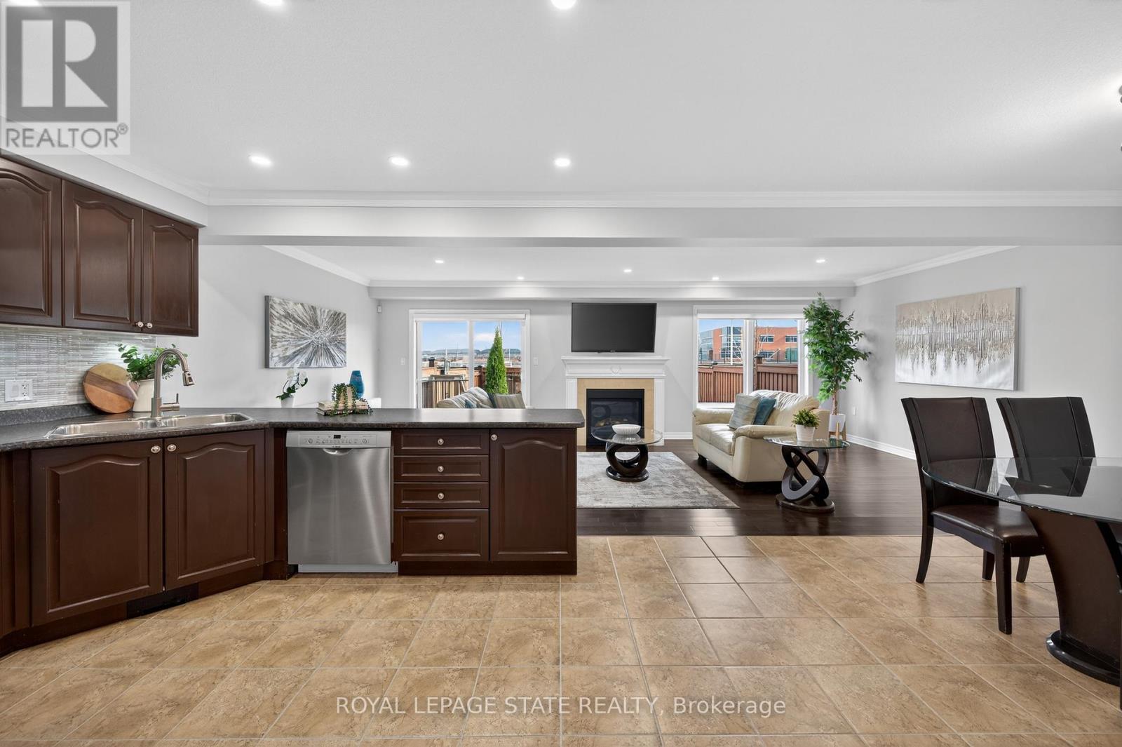 300 Pinehill Drive, Hamilton, Ontario  L0R 1P0 - Photo 6 - X12945452