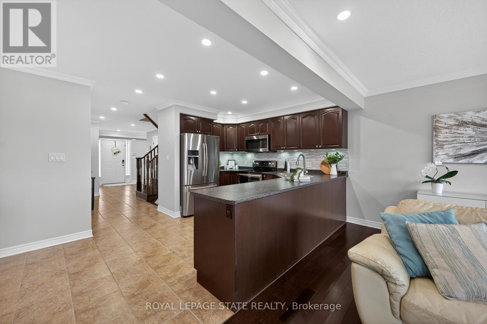 300 Pinehill Drive, Hamilton, Ontario  L0R 1P0 - Photo 8 - X12945452