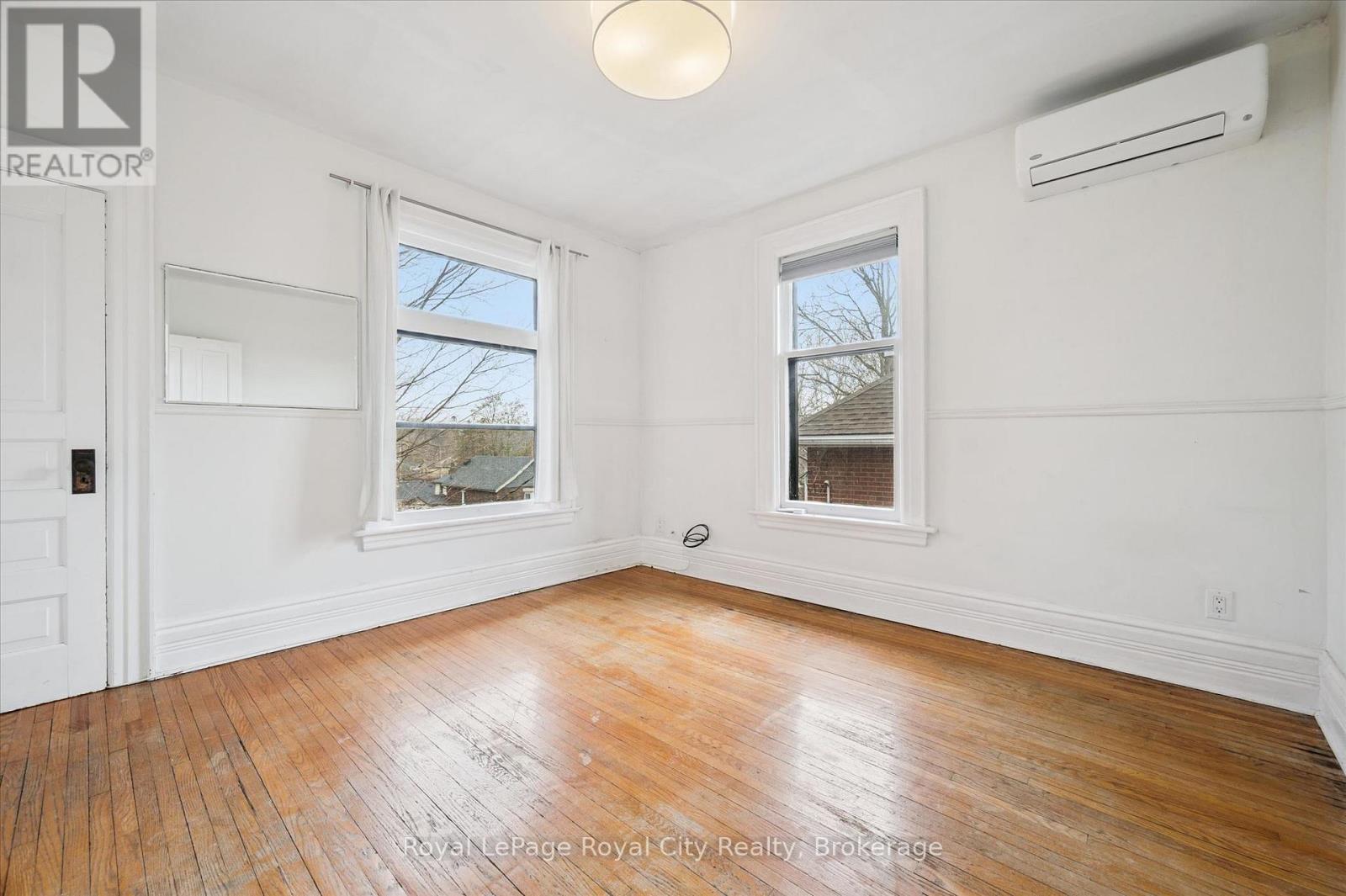 Upper - 467 Woolwich Street, Guelph, Ontario  N1H 3X6 - Photo 16 - X12945690