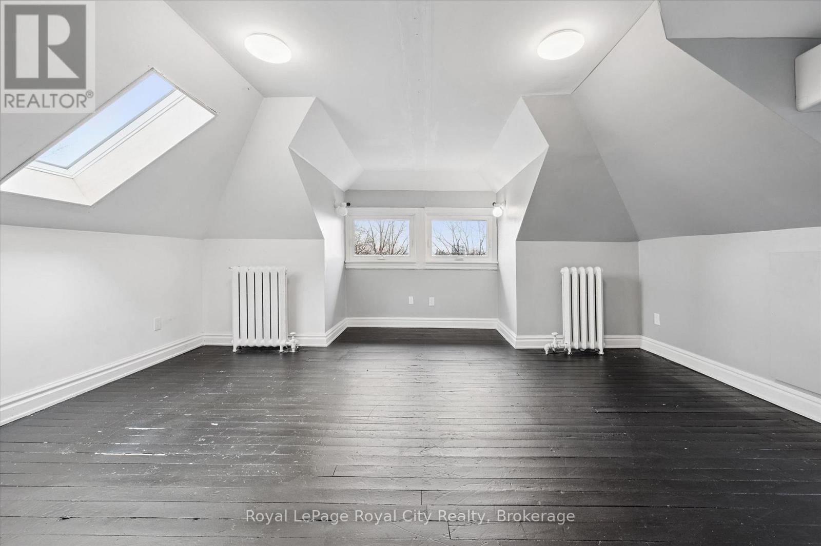 Upper - 467 Woolwich Street, Guelph, Ontario  N1H 3X6 - Photo 27 - X12945690