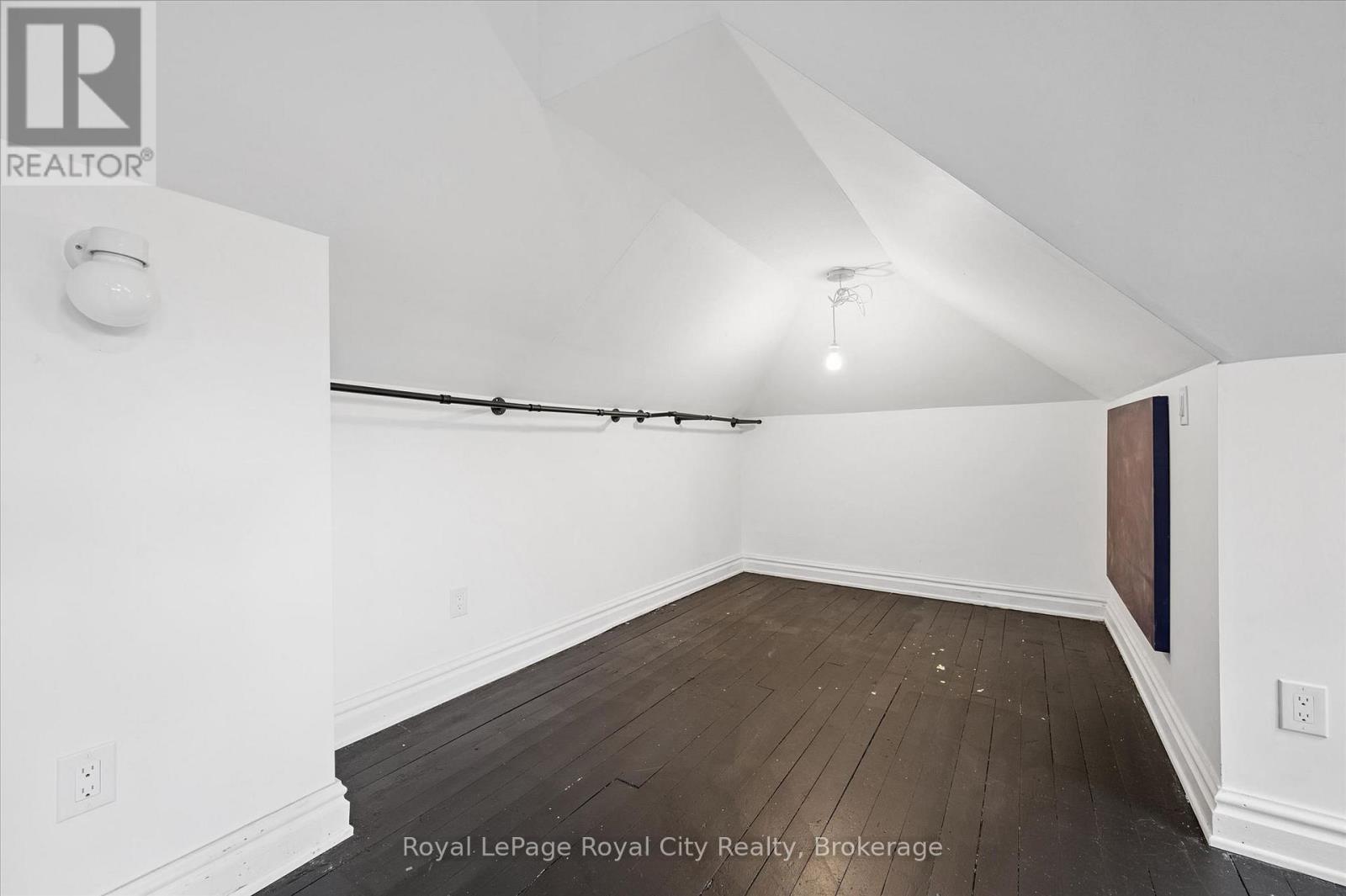 Upper - 467 Woolwich Street, Guelph, Ontario  N1H 3X6 - Photo 30 - X12945690